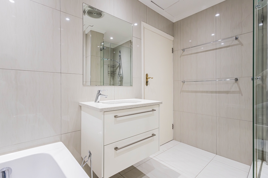 To Let 3 Bedroom Property for Rent in Sea Point Western Cape
